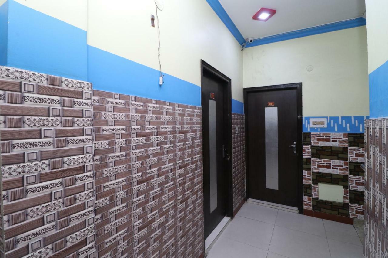 Oyo 30100 Lucky Guest House Amritsar Exterior photo